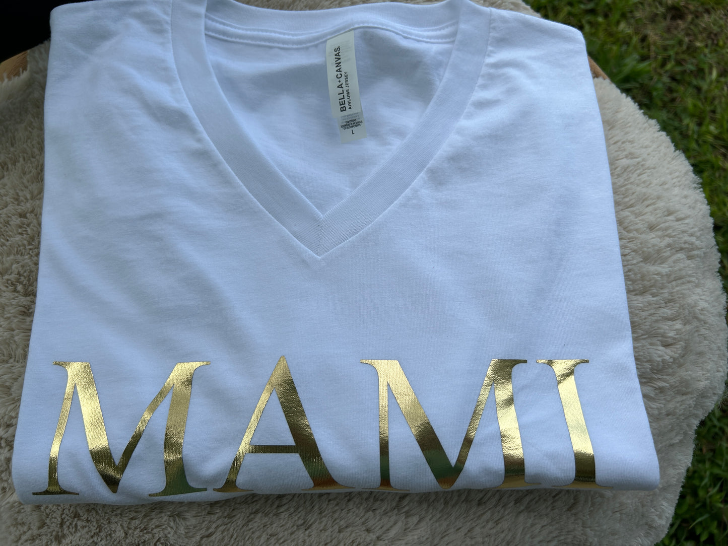 MAMI Tee | Blanco | V-neck