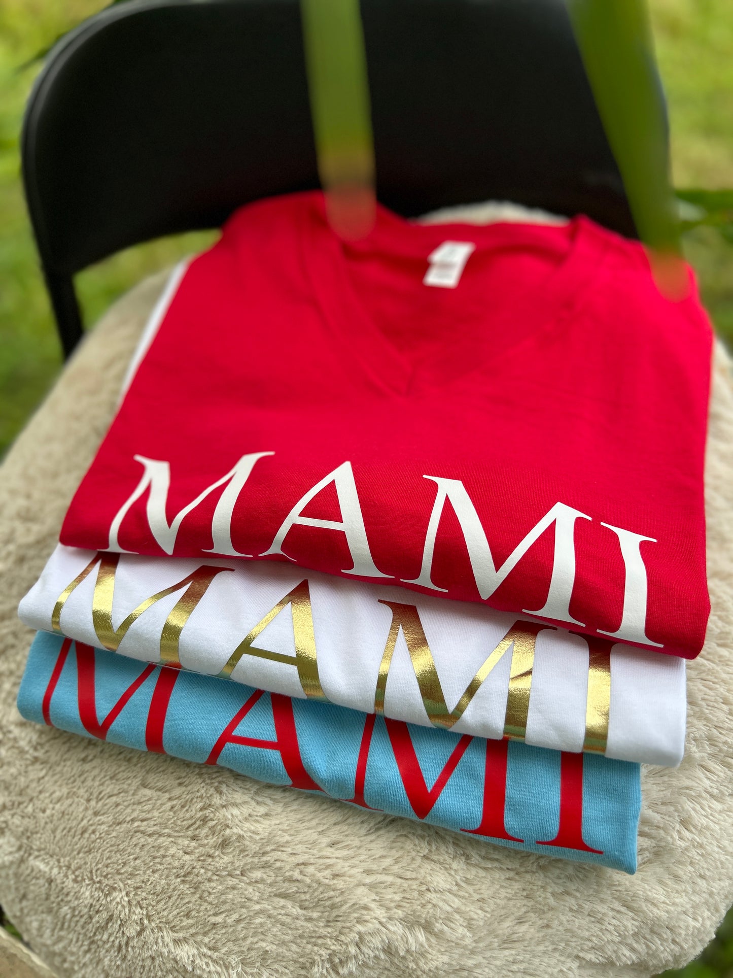 MAMI Tee | Blanco | V-neck