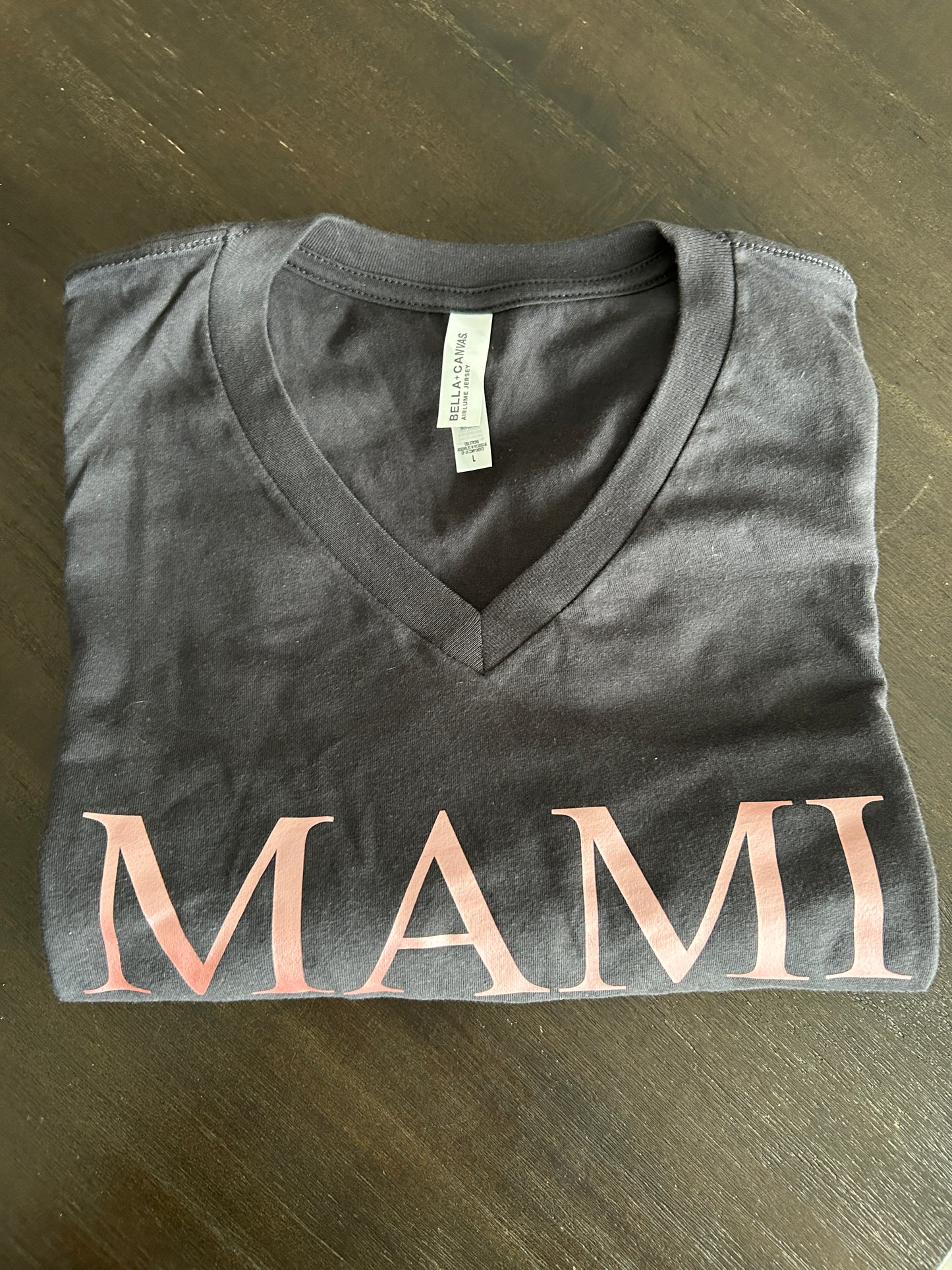 MAMI Tee | Charcoal | V-neck