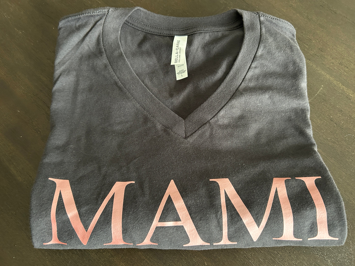 MAMI Tee | Charcoal | V-neck
