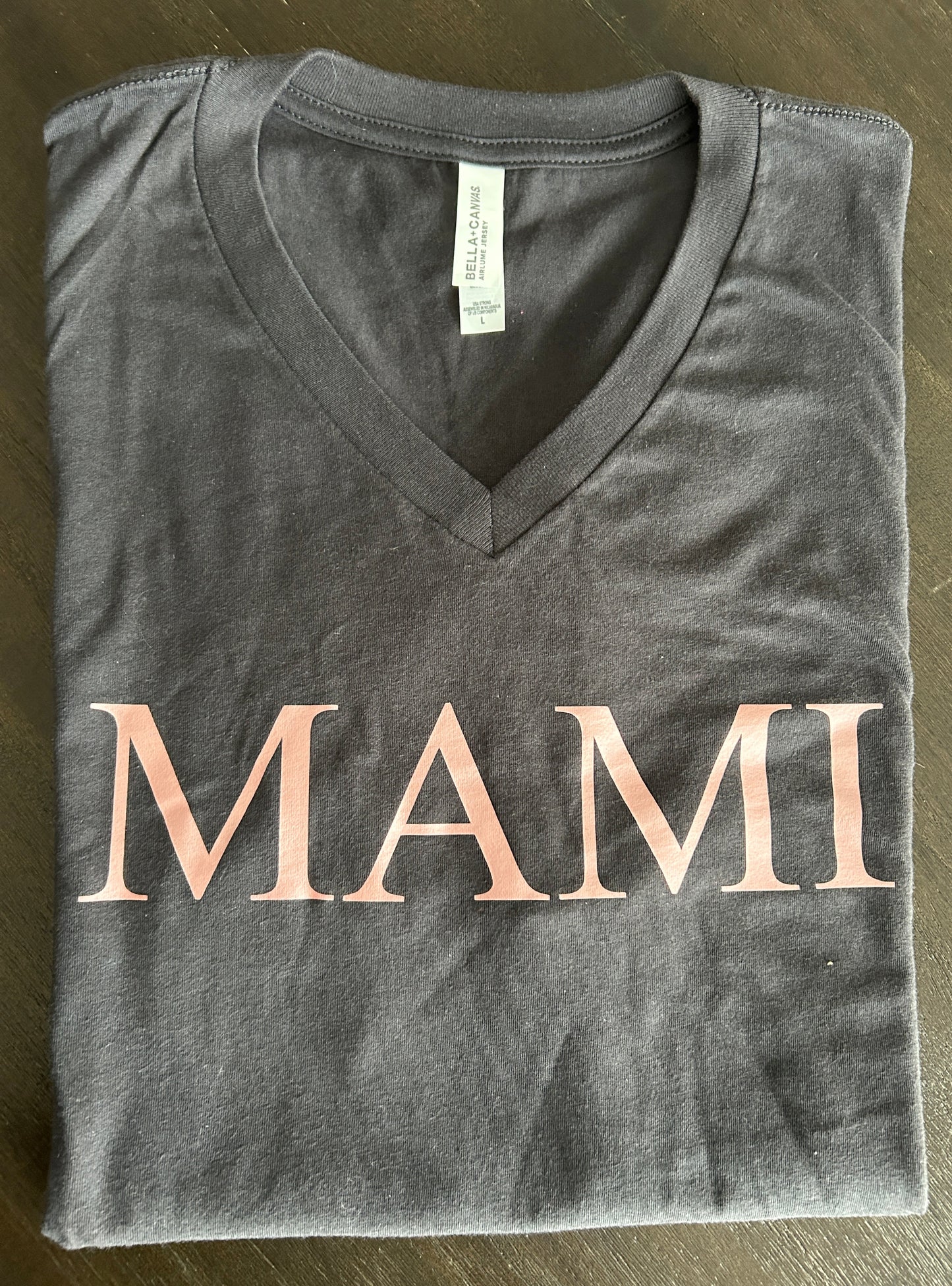 MAMI Tee | Charcoal | V-neck